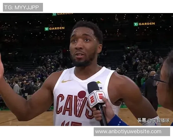 米切尔谈球队表现：在压力下展现应有水平并取得胜利