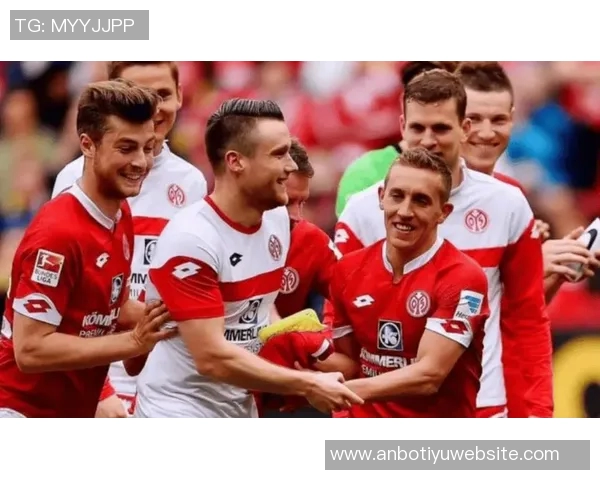 拜仁对阵弗赖堡海报发布迪亚斯卡尔贝斯特齐亮相剑指三分