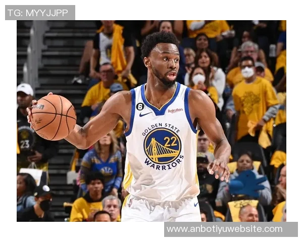 维金斯称赞鲍威尔赛季表现出色第四节关键时刻展现爆发力 维金斯称赞鲍威尔赛季表现出色第四节关键时刻展现爆发力